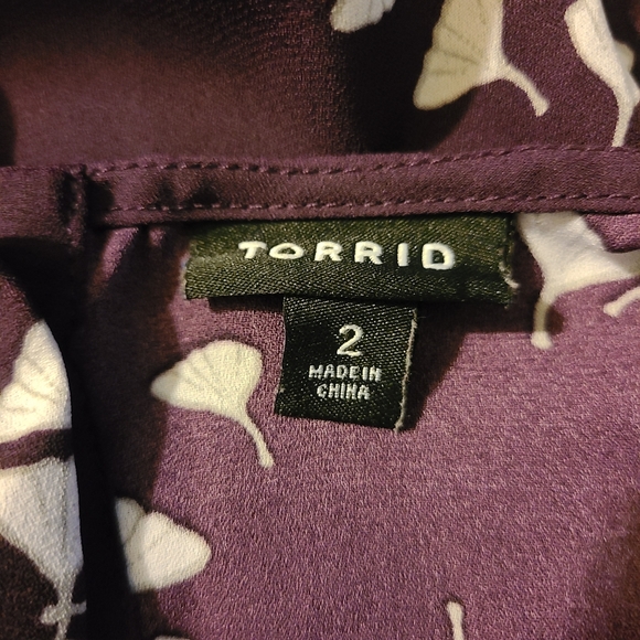 Torrid Purple and White Dandelion Top - Picture 2 of 5